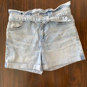 Gap light wash tie belt high waisted jean shorts
